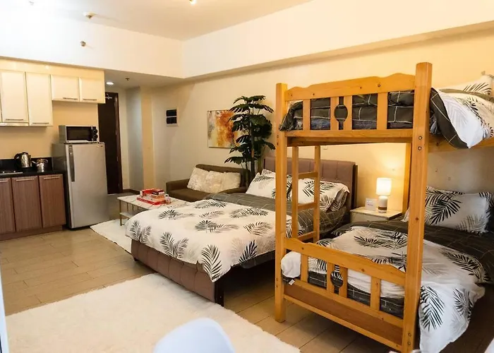 Apartment A2j Luxury Venice Near Bgc Malls Manila