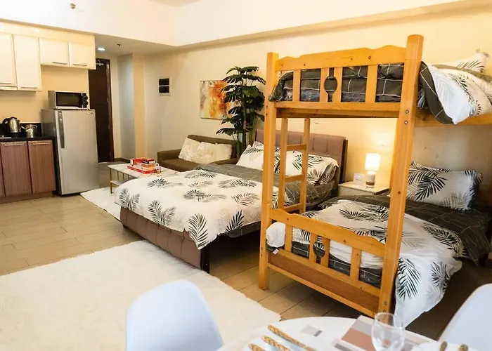 A2j Luxury Venice Near Bgc Malls Apartment *