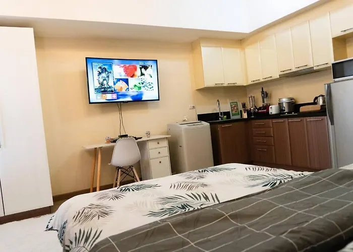 A2j Luxury Venice Near Bgc Malls Apartment